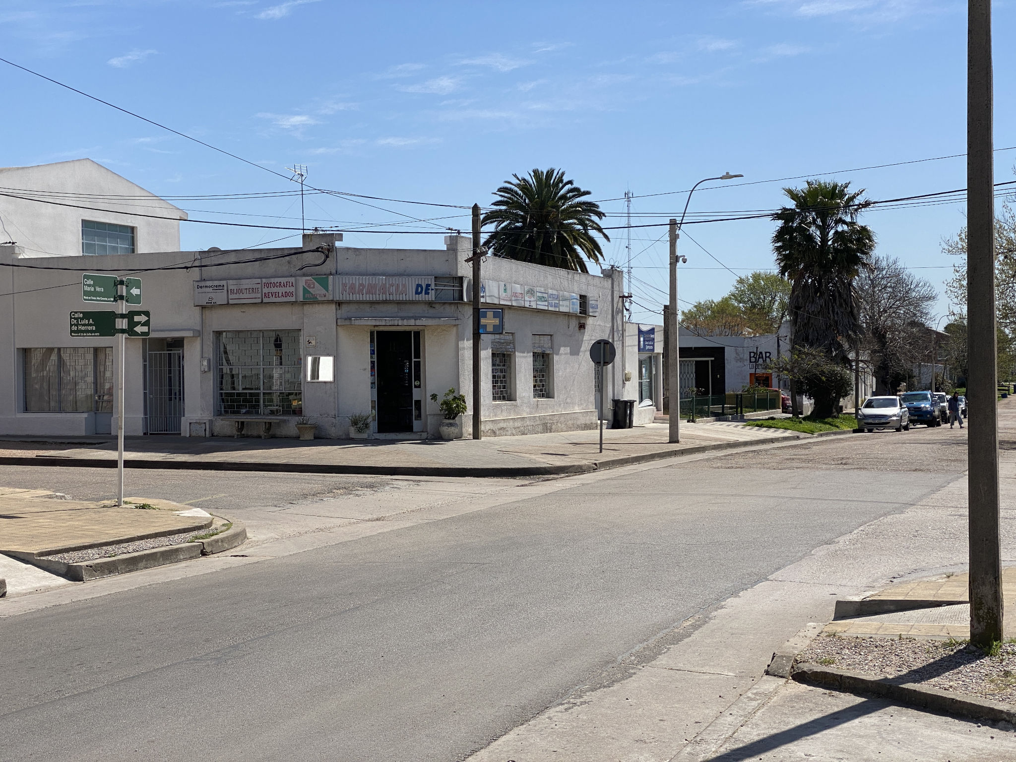 Pharmacie, bijouterie, Photographie, Jouets...