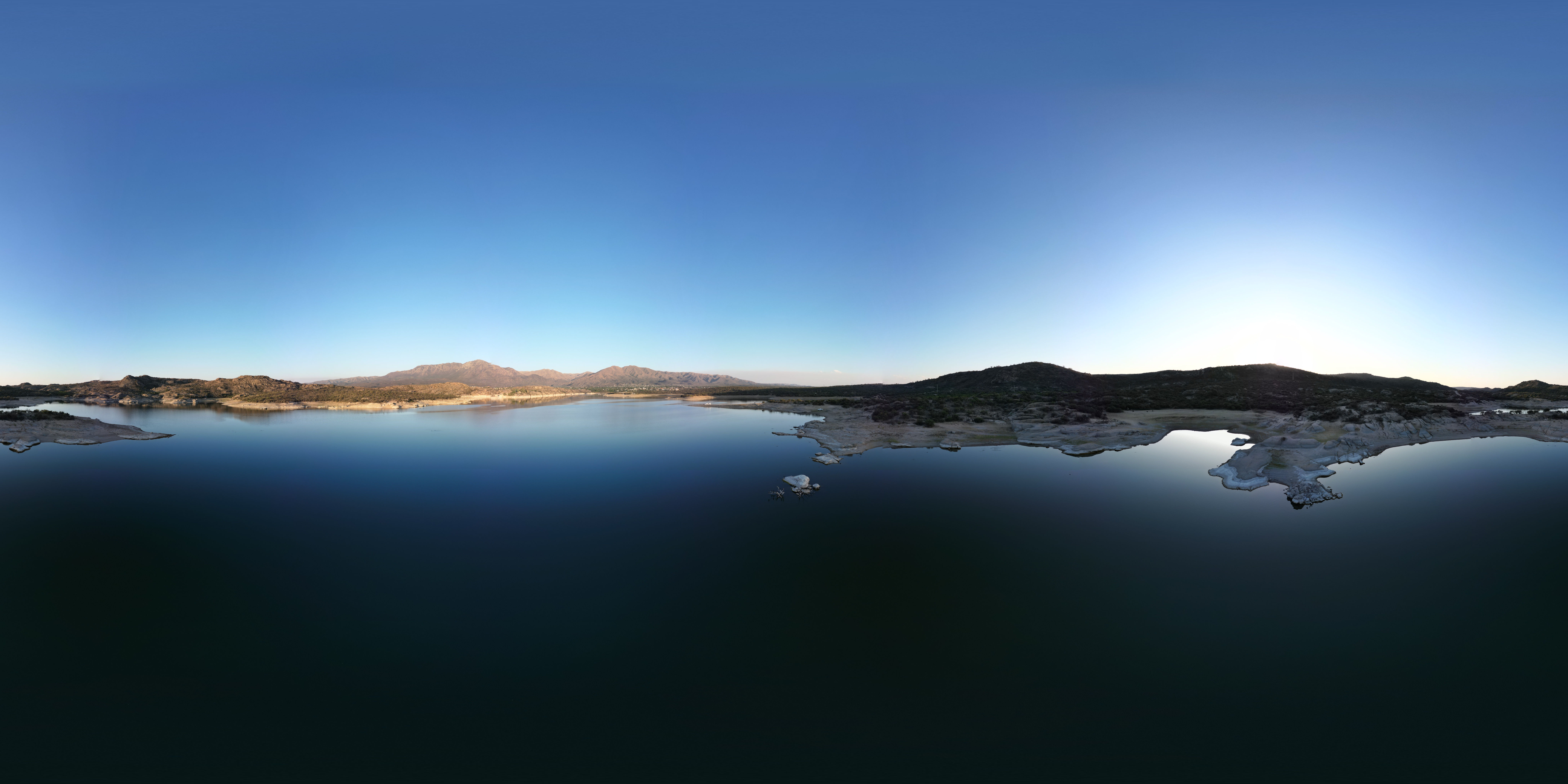 Lago el Cajón - Capilla del Monte