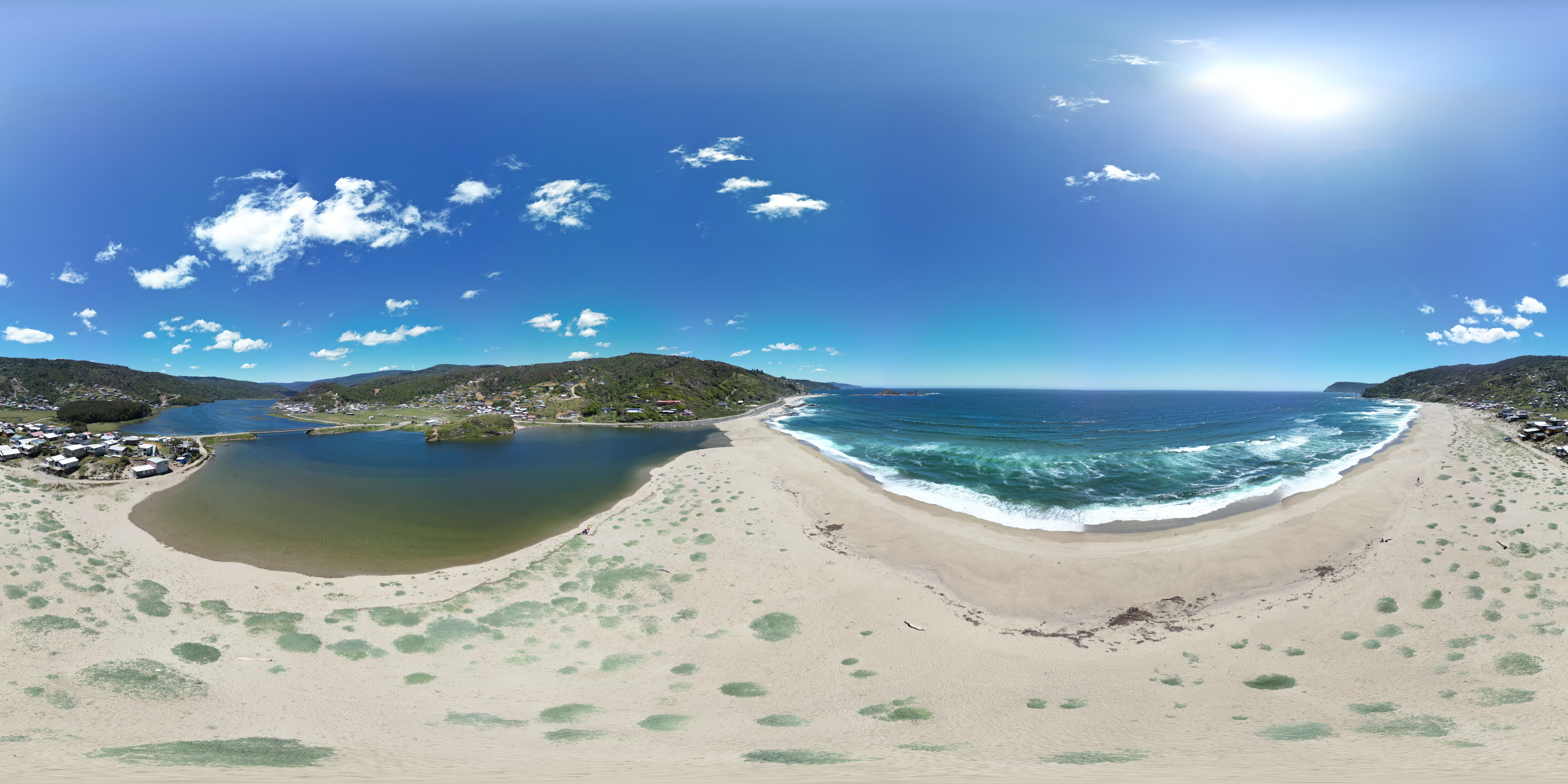 Sur la plage à Pucatrihue